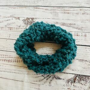 Womens/Girls blue infinity scarf